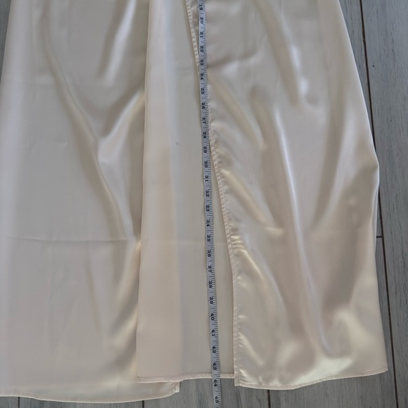 Dee Elly Ruffle Spaghetti Strap short Open Dress ivory Satin large - Picture 7 of 11